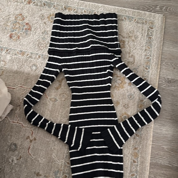 Off-Shoulder Black and White Striped Dress - Picture 4 of 4